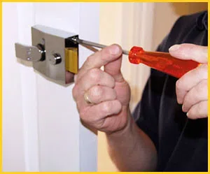 Exclusive Locksmith Service Windsor Locks, CT 860-261-9298 Exclusive Locksmith Service Windsor Locks, CT 860-261-9298 - 10-lock-smiths
